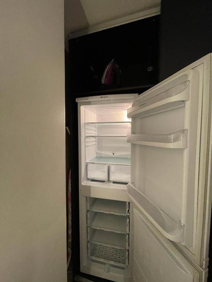 Ferienwohnung R3 Superking Sized Bed & 75" Tv On The Wall In Clapham London Exterior foto