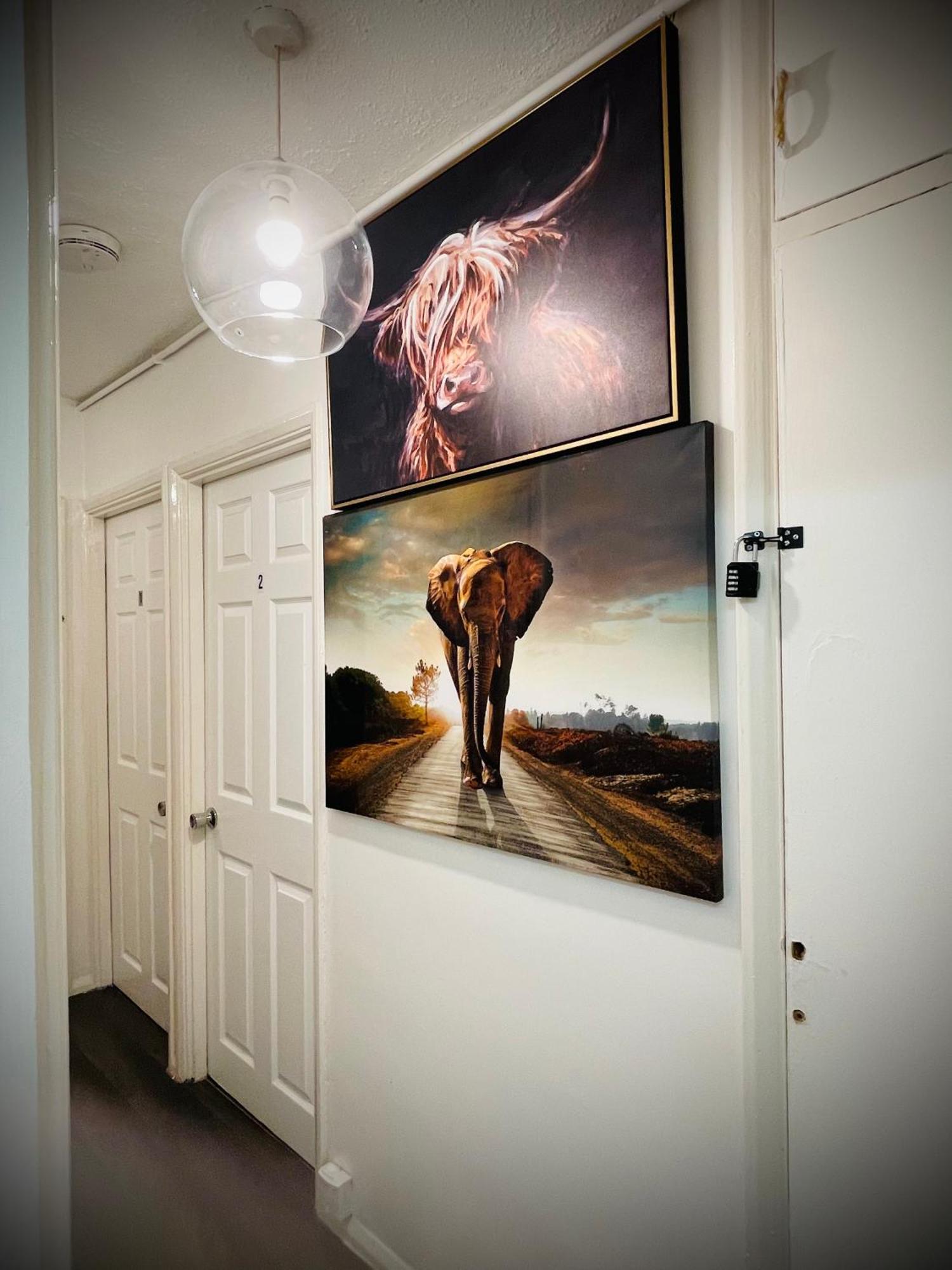 Ferienwohnung R3 Superking Sized Bed & 75" Tv On The Wall In Clapham London Exterior foto